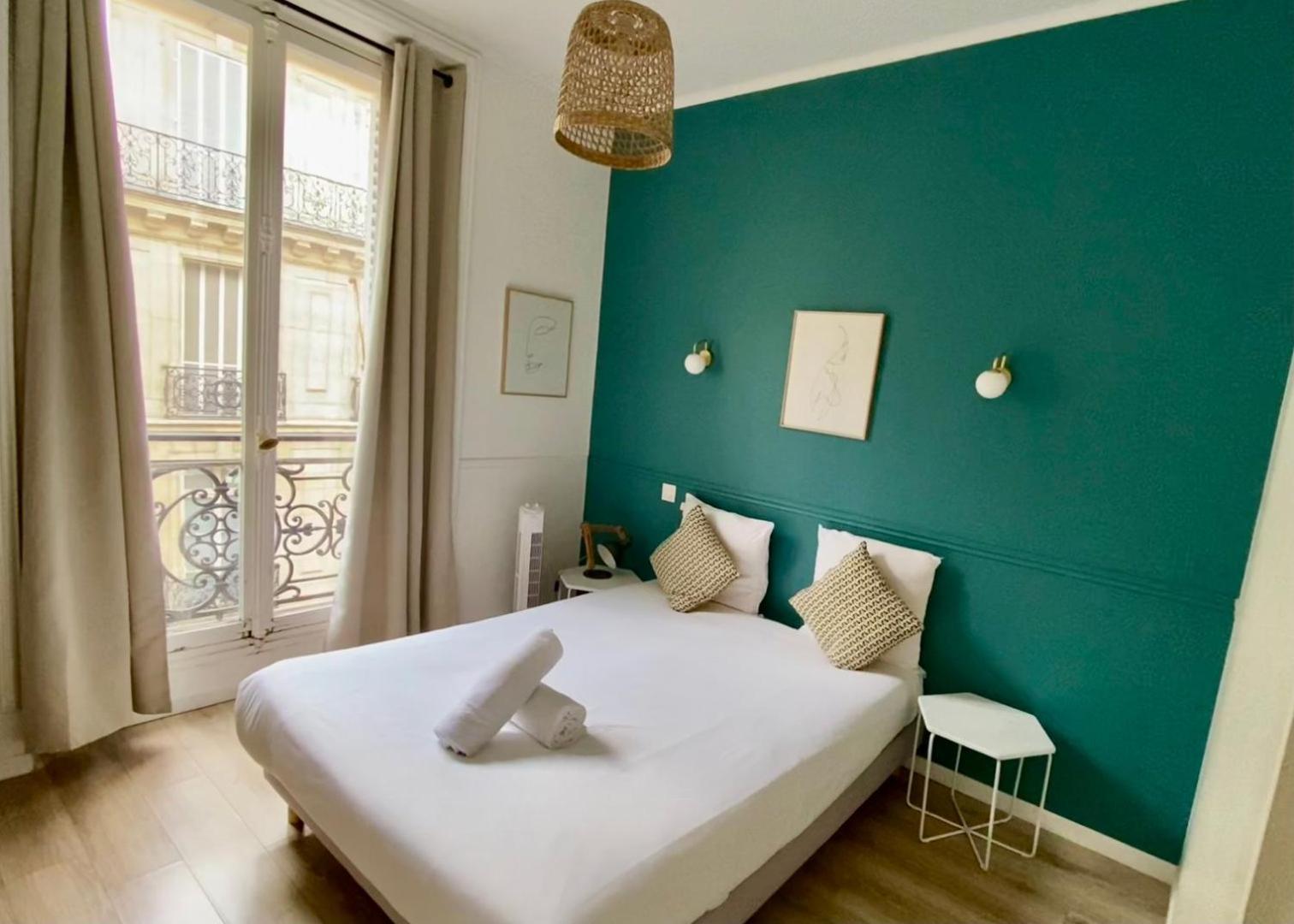 Cocooning A Cote Champs-elysee Apartment *