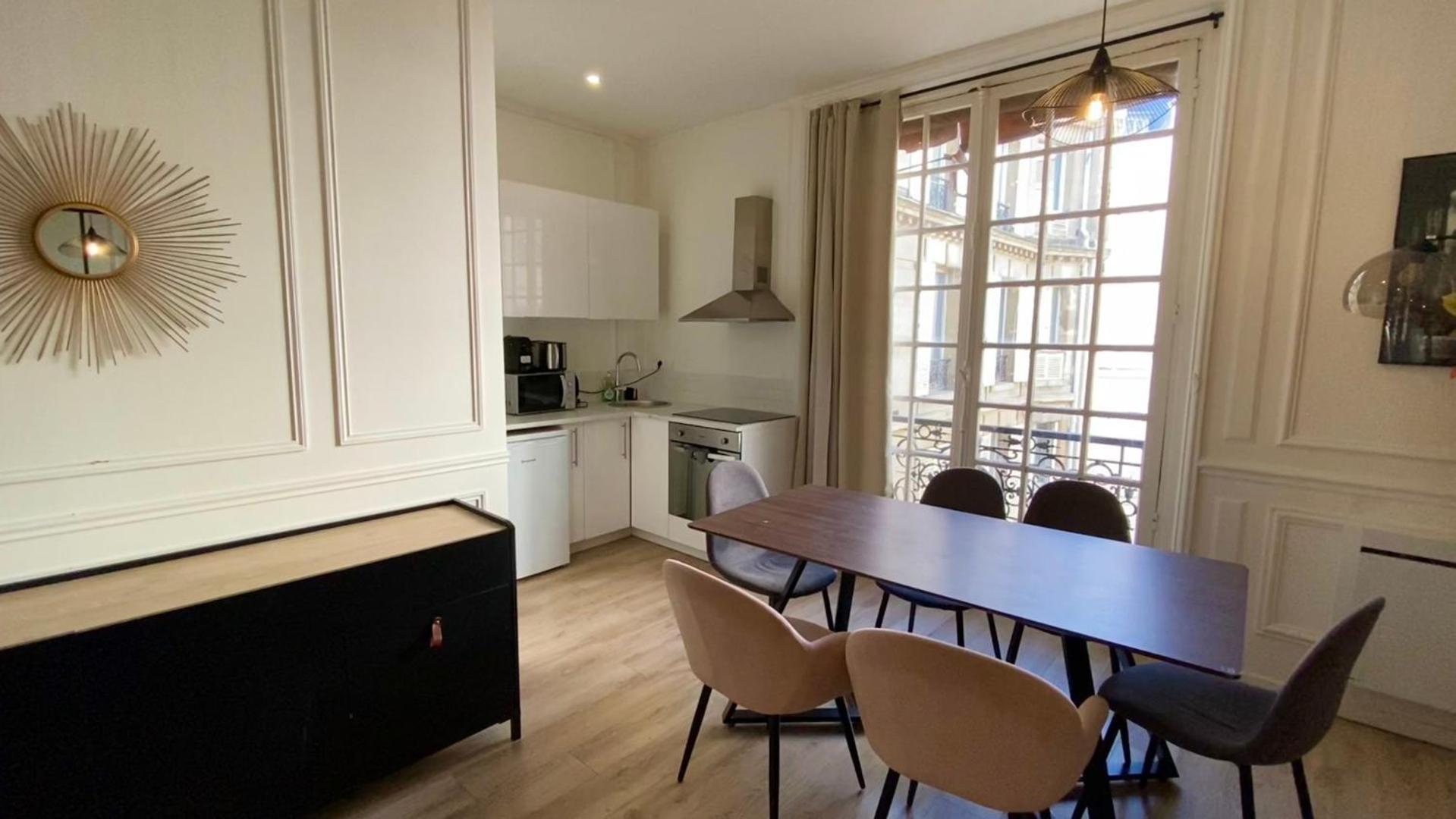 Apartment Cocooning A Cote Champs-elysee