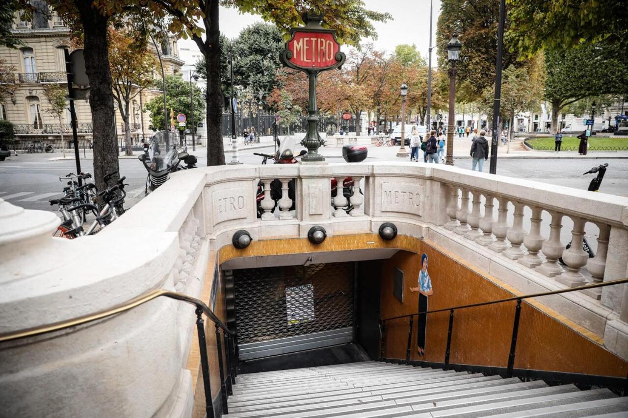 Cocooning A Cote Champs-elysee Apartment